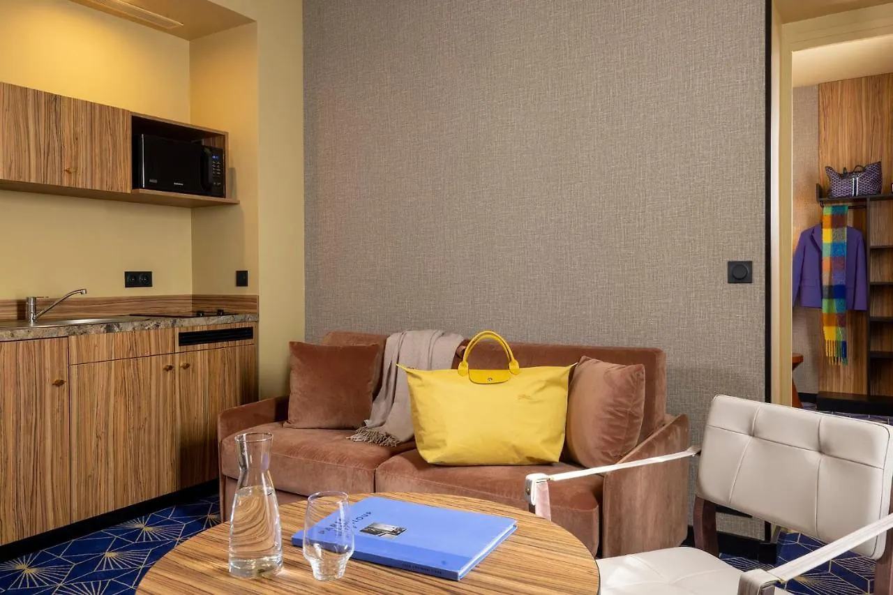Le Rocroy 4* Paris